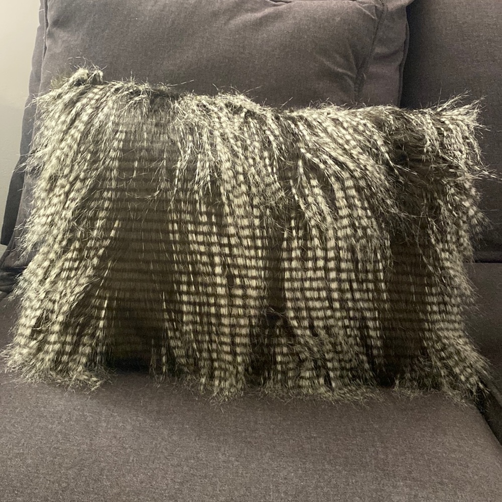 Decorative pillow